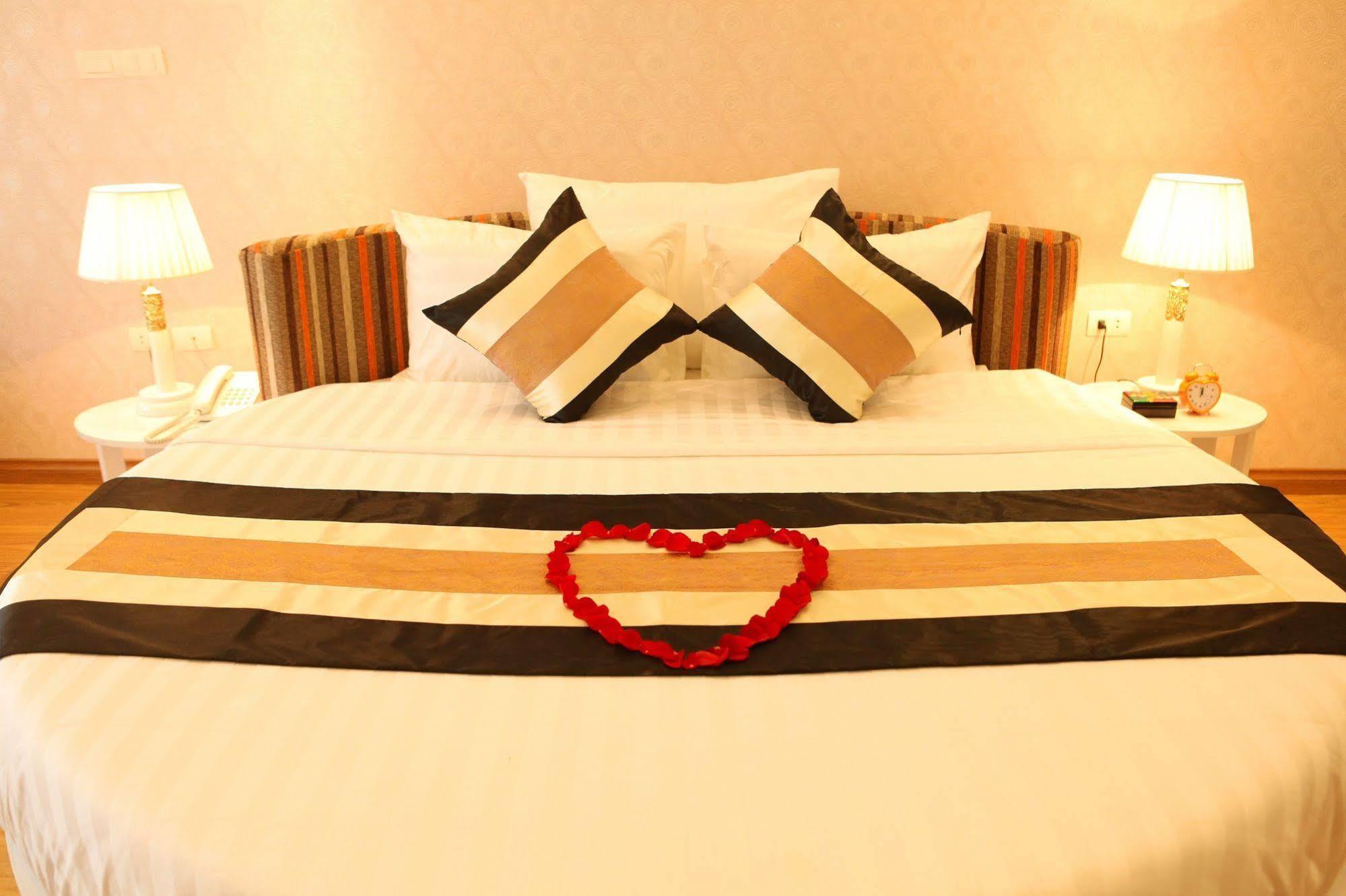 Splendid Star Suites Hotel Hanoi Szoba fotó